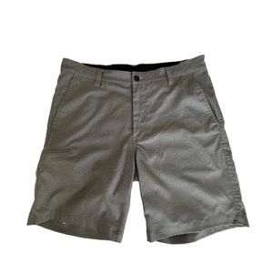 NWOT Men’s gray golf outdoor flat front casual quick dry work dress shorts med